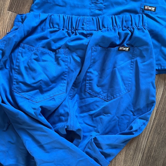 Scrub set top and bottom - Picture 7 of 7